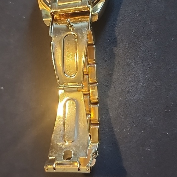 Beauty and the beast watch!! - Picture 5 of 5